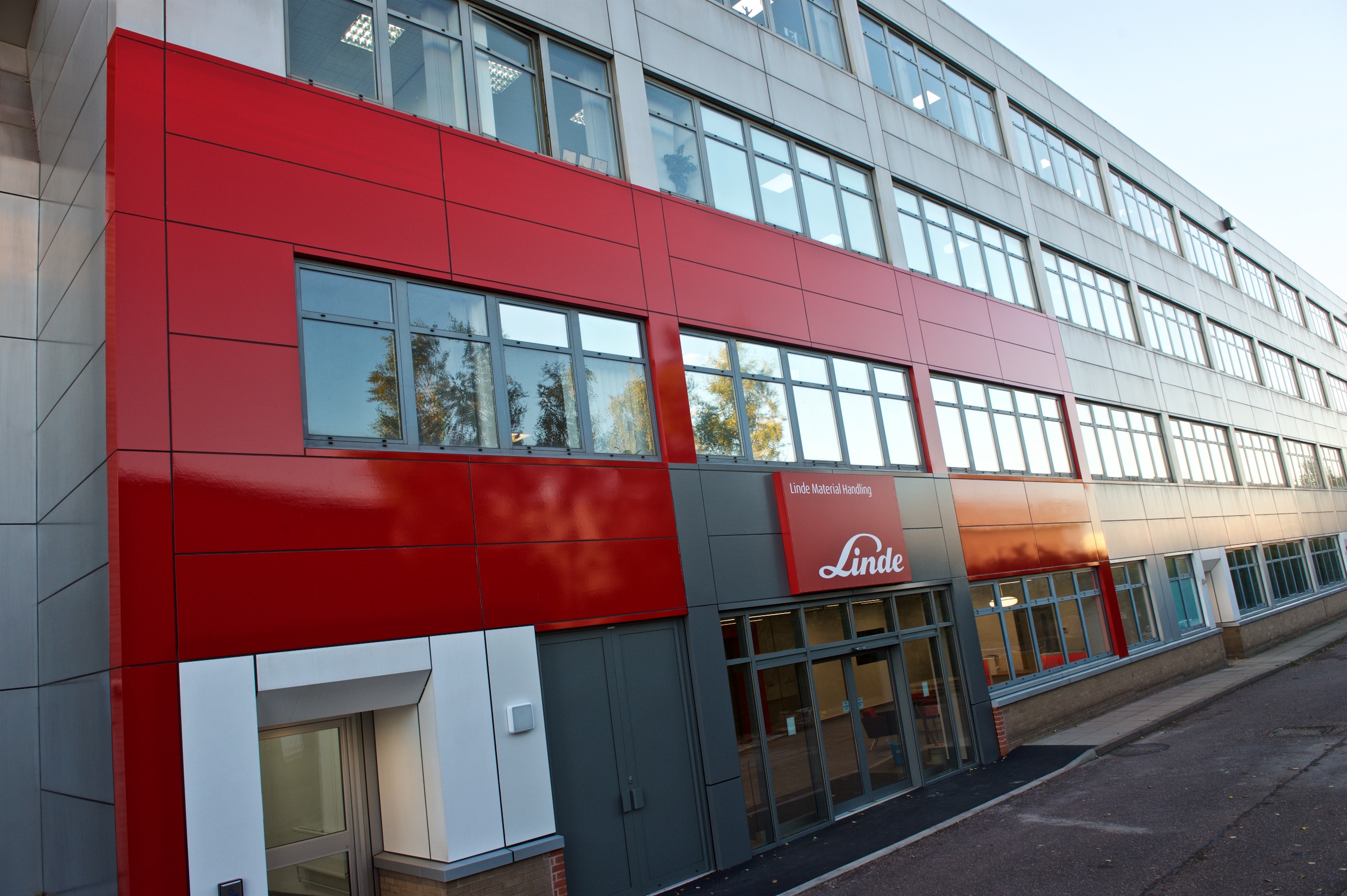 LINDE UK’S HEAD OFFICE, BASINGSTOKE